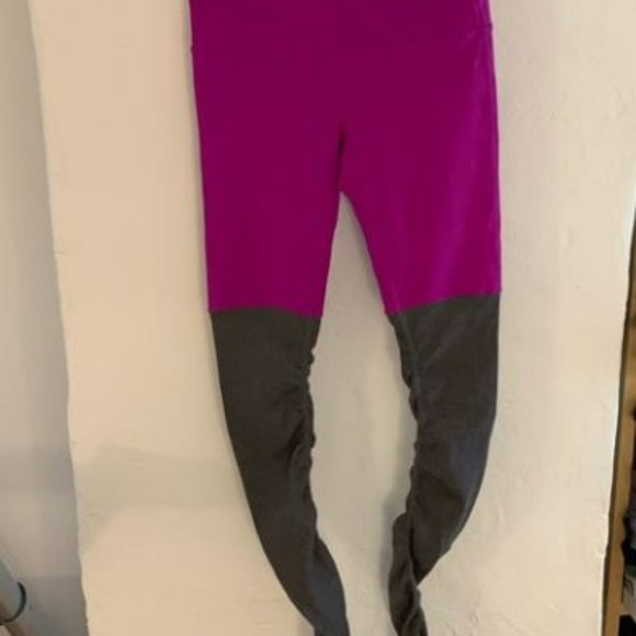 Like New ALO YOGA goddess leggings (fuchsia / heather grey) | Size small - Picture 6 of 6
